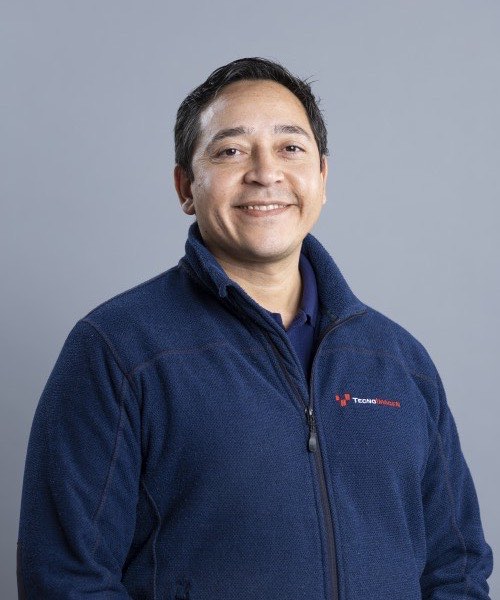 Enzo Flores